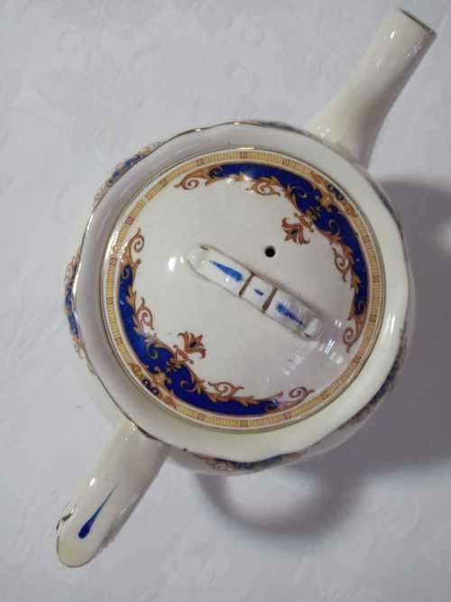 BEAUTIFUL GRINDLEY CREAMPETAL TEAPOT