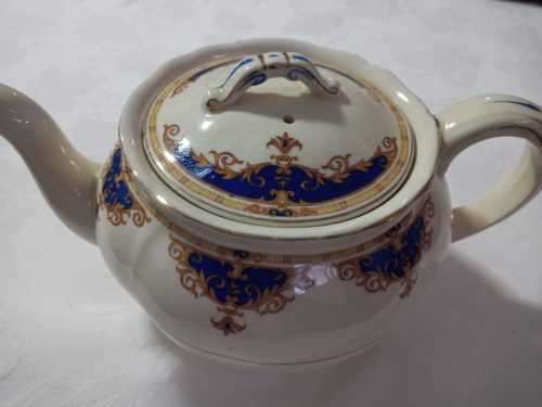 BEAUTIFUL GRINDLEY CREAMPETAL TEAPOT