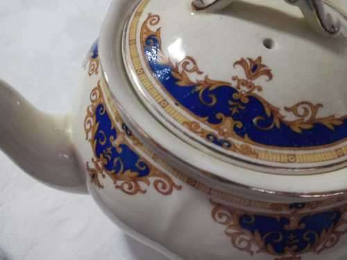 BEAUTIFUL GRINDLEY CREAMPETAL TEAPOT