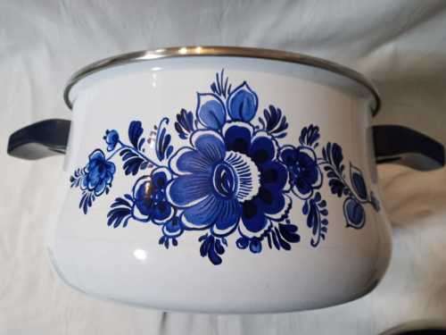 PERFECT BLUE (DELFT ) ENAMEL POT
