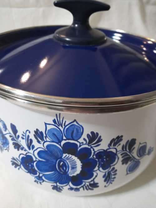 PERFECT BLUE (DELFT ) ENAMEL POT
