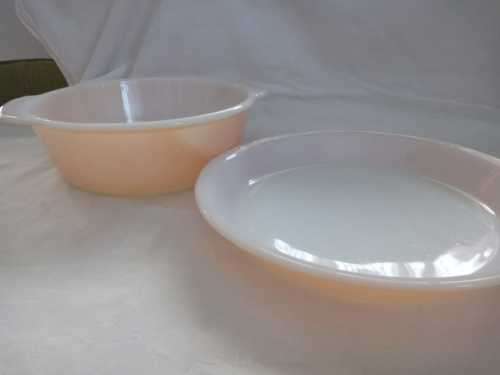 IN EXCELLENT CONDITION FIRE KING PIE DISH AND BOWL