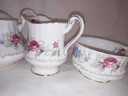 PARAGON TEAPOT WITH SUGAR BOWL AND CREAMER