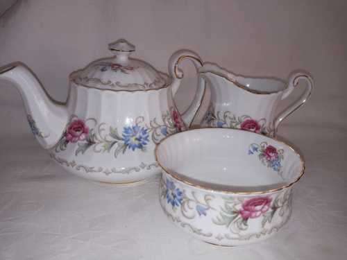 PARAGON TEAPOT WITH SUGAR BOWL AND CREAMER
