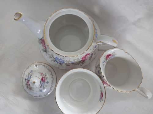 PARAGON TEAPOT WITH SUGAR BOWL AND CREAMER