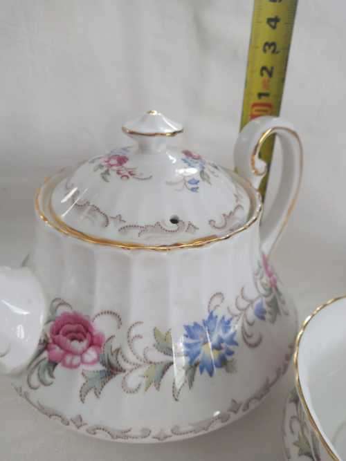 PARAGON TEAPOT WITH SUGAR BOWL AND CREAMER