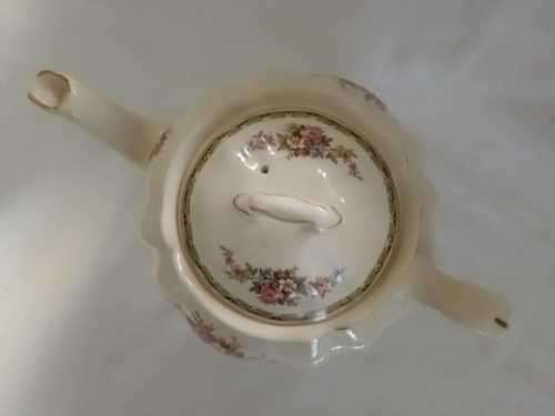 In perfect condition VICTORIAN JOHNSON BROTHERS Teapot