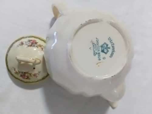 In perfect condition VICTORIAN JOHNSON BROTHERS Teapot