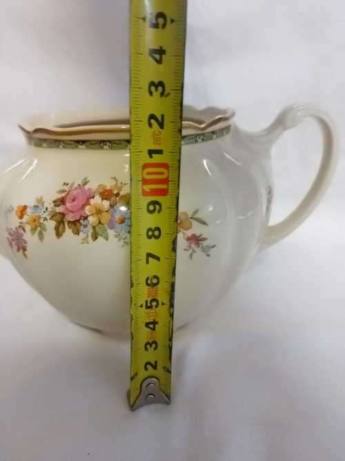 In perfect condition VICTORIAN JOHNSON BROTHERS Teapot