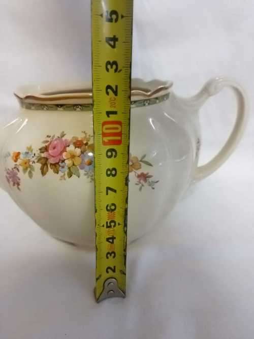 In perfect condition VICTORIAN JOHNSON BROTHERS Teapot