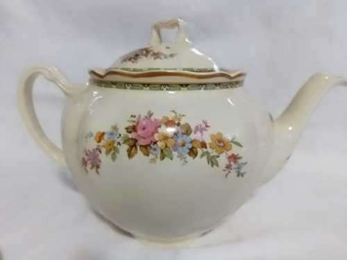 In perfect condition VICTORIAN JOHNSON BROTHERS Teapot