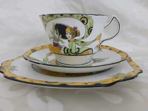 Exquisite ANTIQUE DOLLY VARDEN TEA TRIO(6 available)