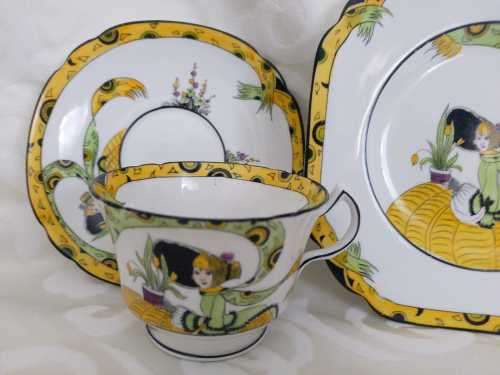 Exquisite ANTIQUE DOLLY VARDEN TEA TRIO(6 available)