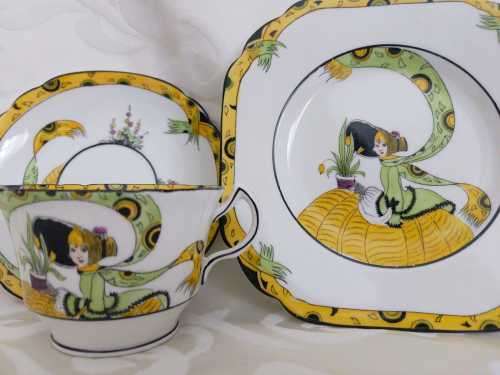 Exquisite ANTIQUE DOLLY VARDEN TEA TRIO(6 available)