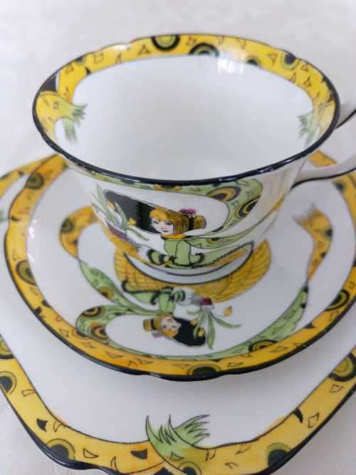 Exquisite ANTIQUE DOLLY VARDEN TEA TRIO(6 available)