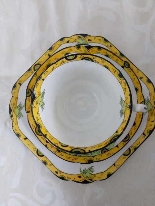 Exquisite ANTIQUE DOLLY VARDEN TEA TRIO(6 available)