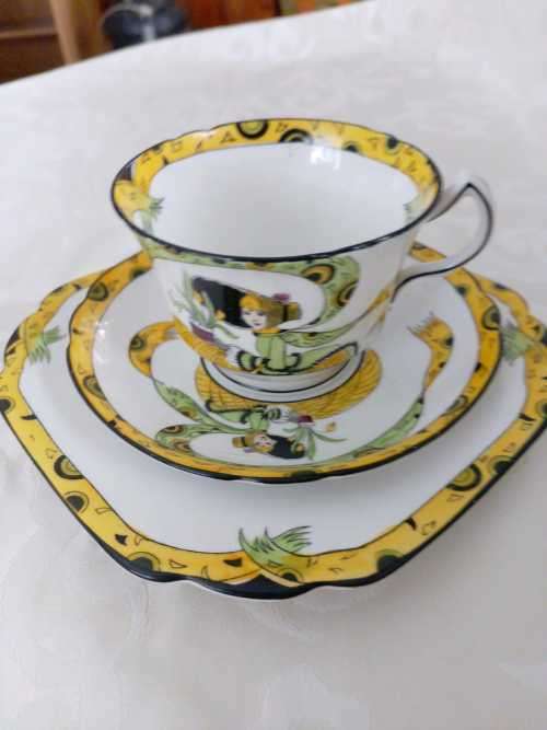 Exquisite ANTIQUE DOLLY VARDEN TEA TRIO(6 available)