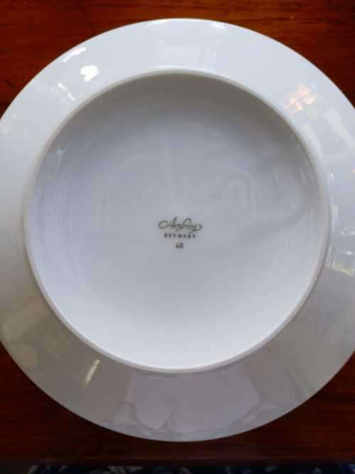 BEAUTIFUL PERFECT WHITE ARZBERG BOWL