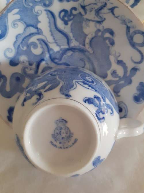 BEAUTIFUL TEA TRIO ROYAL WORCESTER