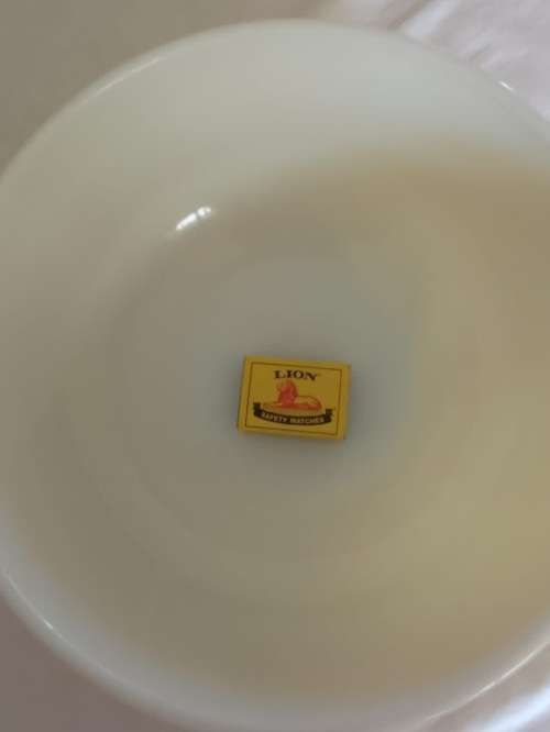 PERFECT BIG YELLOW AND WHITE MILKGLASS PYREX MIXING BOWL