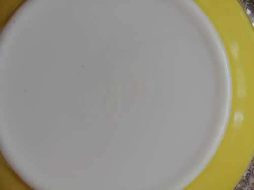 PERFECT BIG YELLOW AND WHITE MILKGLASS PYREX MIXING BOWL
