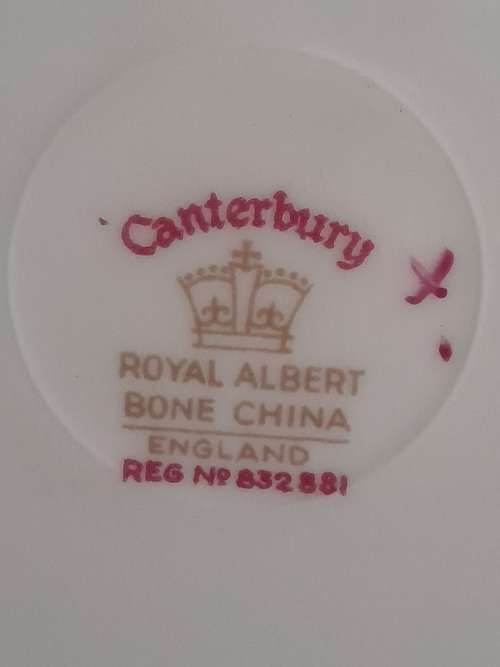 PERFECT CANTERBURY ROYAL ALBERT SIDE PLATE