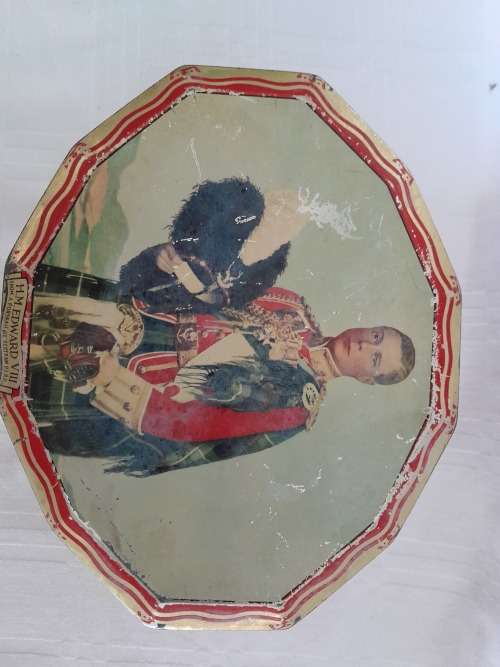 VERY RARE 1936 TIN WITH BERTRAM PARK PORTRAIT OF EDWARD VIII