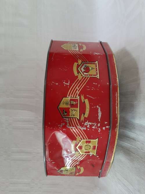 VERY RARE 1936 TIN WITH BERTRAM PARK PORTRAIT OF EDWARD VIII