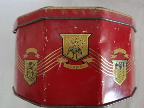 VERY RARE 1936 TIN WITH BERTRAM PARK PORTRAIT OF EDWARD VIII