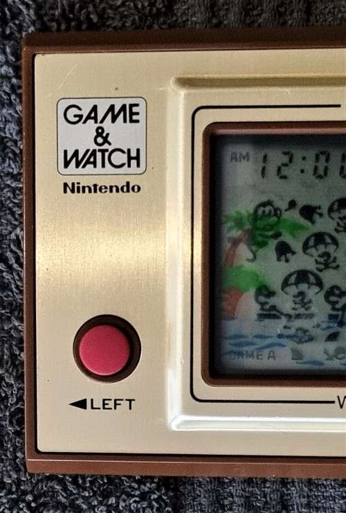 VINTAGE NINTENDO GAME AND WATCH PARACHUTE (PR-21)