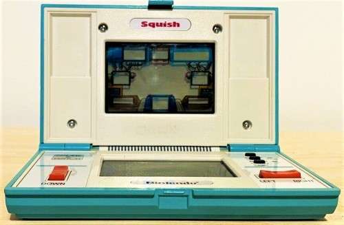 NINTENDO GAME AND WATCH SQUISH(MG61) IN MINT CONDITION.