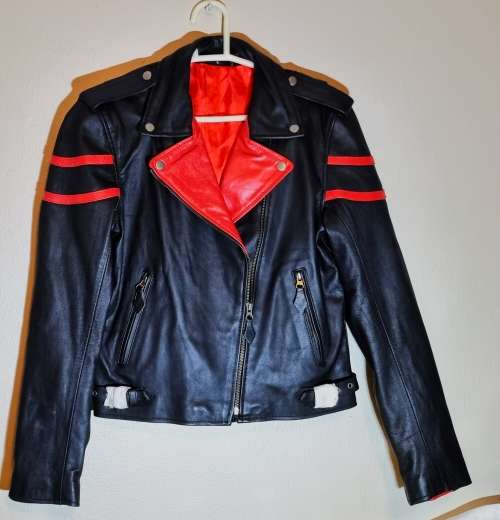 SUPERB QUALITY LADIES LEATHER BIKER JACKET.