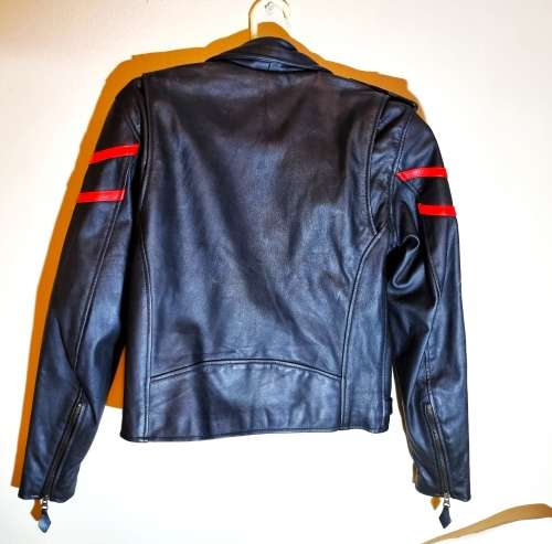 SUPERB QUALITY LADIES LEATHER BIKER JACKET.