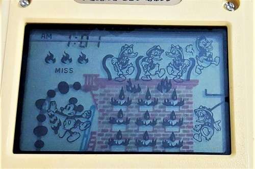 VINTAGE NINTENDO GAME and WATCH MICKEY and DONALD (DM53). MULTI-SCREEN