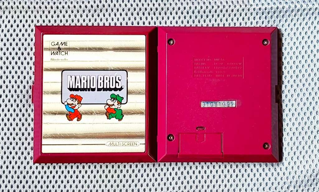 VINTAGE! 1983 NINTENDO MULTI SCREEN GAME AND WATCH MARIO BROS (MW56)