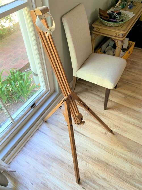 Field and Sketching Wooden Easel