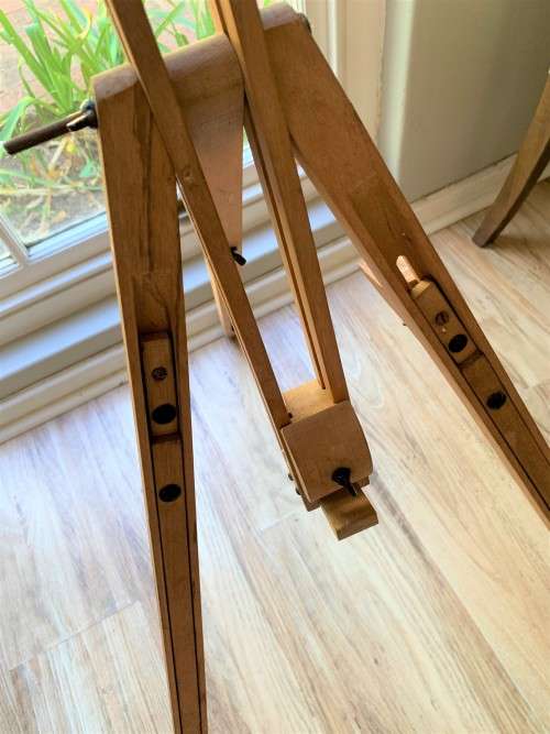 Field and Sketching Wooden Easel