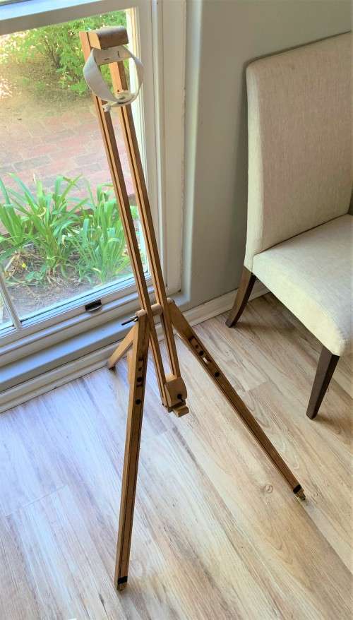 Field and Sketching Wooden Easel