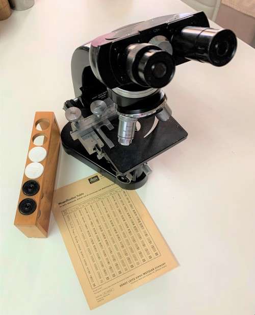 Leica / Ernst Leitz Wetzlar Microscope