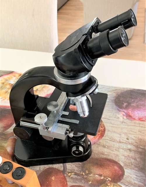 Leica / Ernst Leitz Wetzlar Microscope