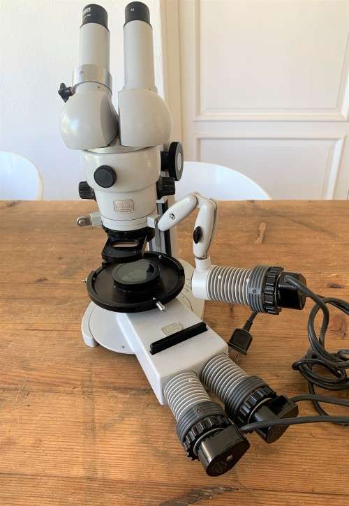Carl Zeiss 4x StereoZoom incl two 4x Zeiss eye pieces, great quality microscope.