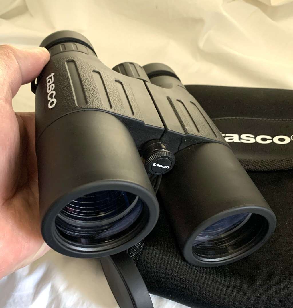 Tasco 10x42 Roof Prism Waterproof Binocular, as new never used outdoors.