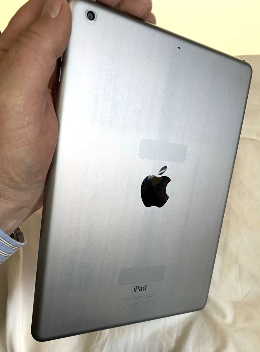 Apple iPad Air 2, Wi-Fi 32GB Space Gray, clean condition see photos.