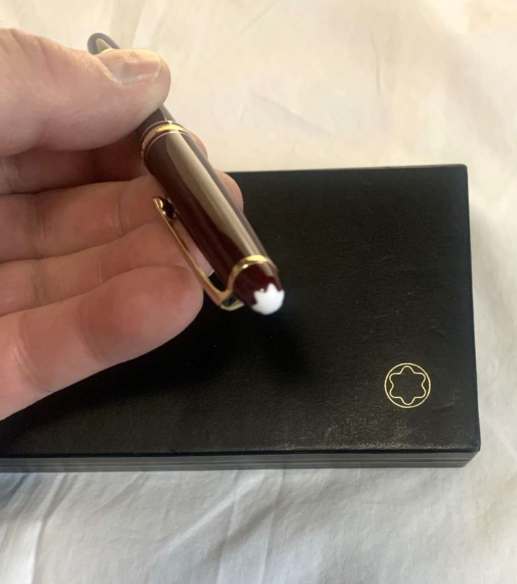 Montblanc FP 145 Meisterstück Platinum Line M in as new condition.