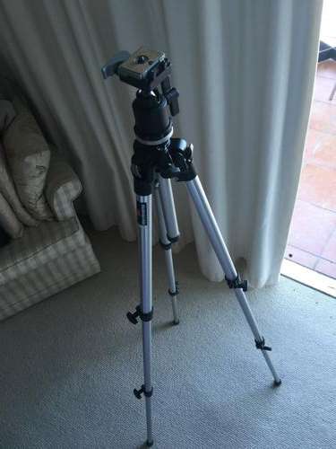 Manfrotto 190 tripod with Manfrotto 352RC ball head, see photos