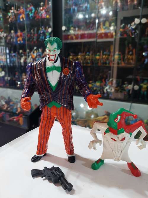 1997 Complete Kenner LAUGHING GAS JOKER Action Figure