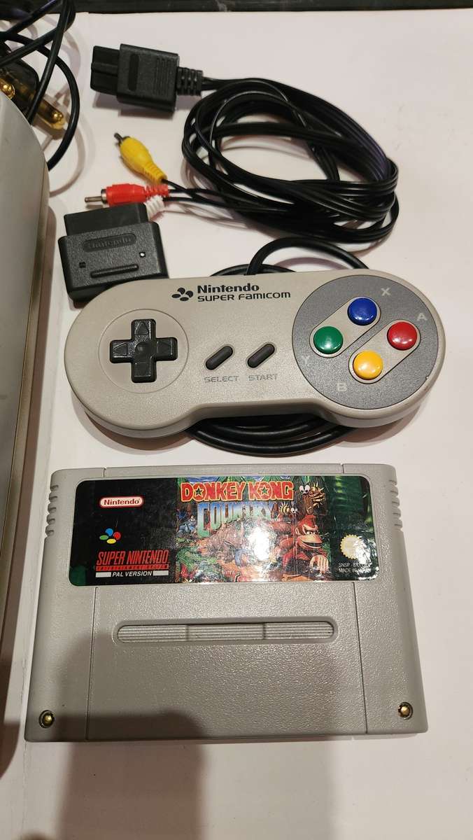 Super Nintendo PAL Version With Donkey Kong Country