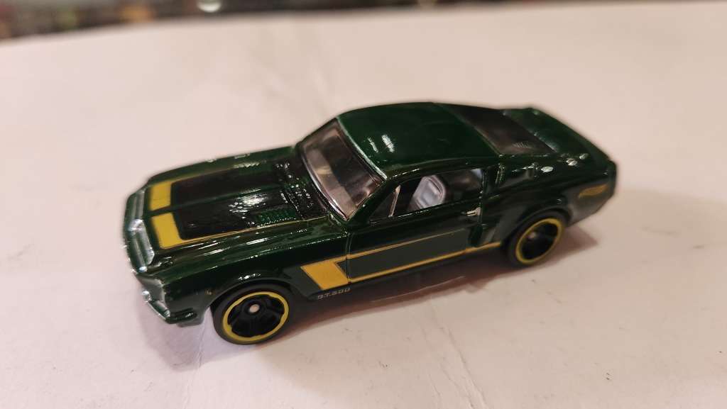 2012 HotWheels 68 Shelby Gt 500