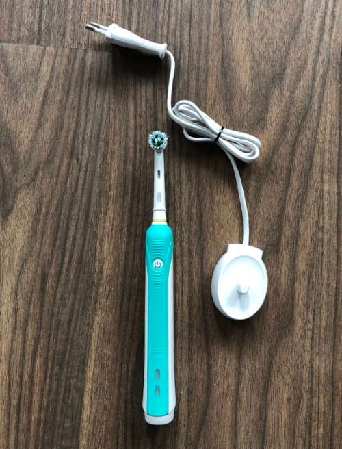 Used Oral-B PRO 500 electric toothbrush with Charger (3 months)