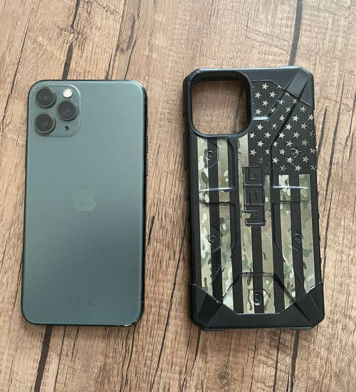 Apple iPhone 11 Pro 64GB Midnight Green With UAG Cover